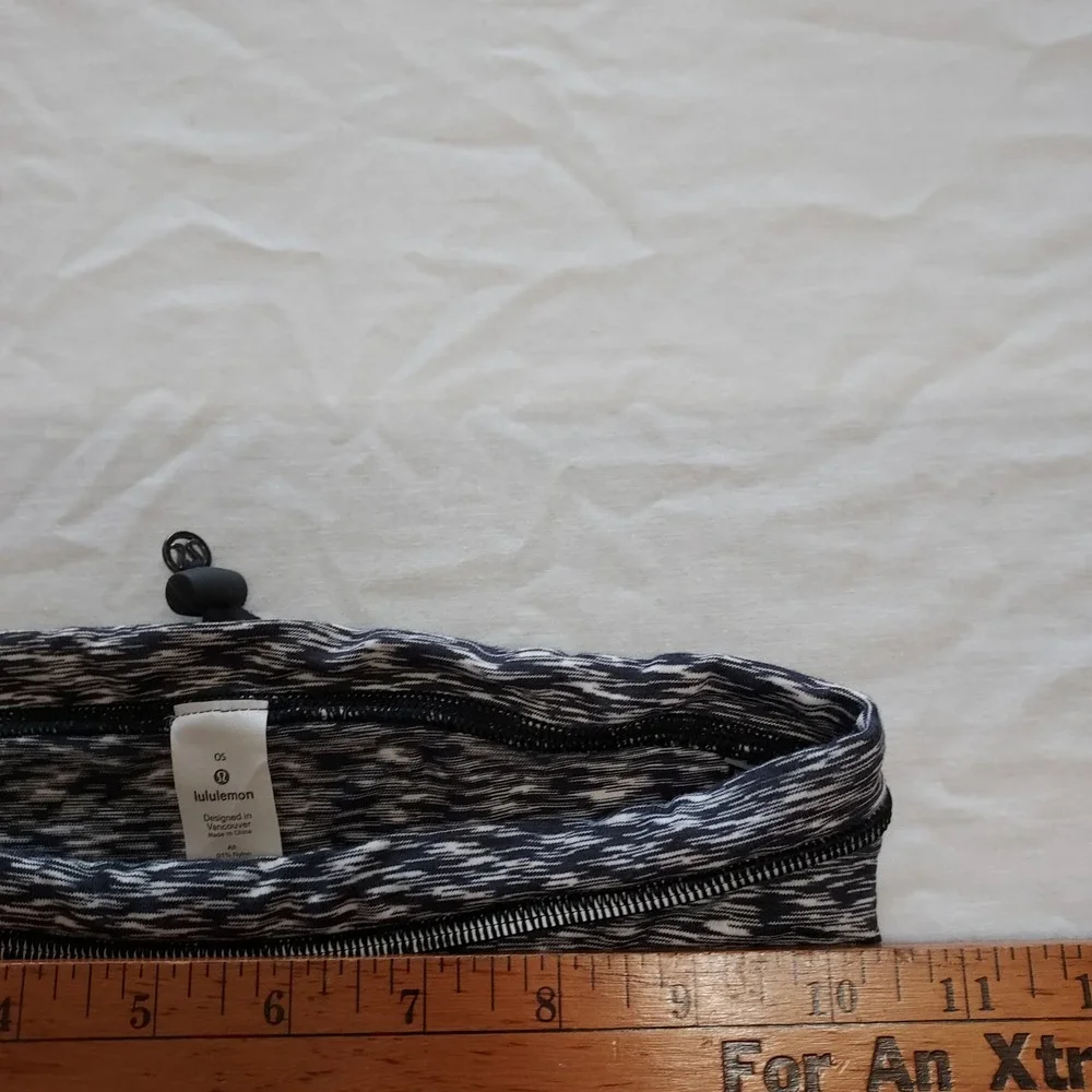 Lululemon Cross Chill Run Neckwarmer‎ Gaiter Space Dye Black White Reflective